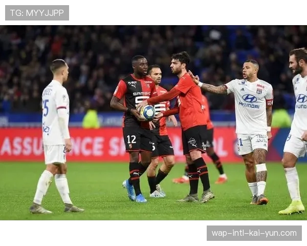 欧塞尔主场零比三不敌雷恩遭遇本赛季第十场失利