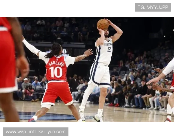 快船19分大逆转险胜灰熊 伦纳德28分5板2助稳固西部第九